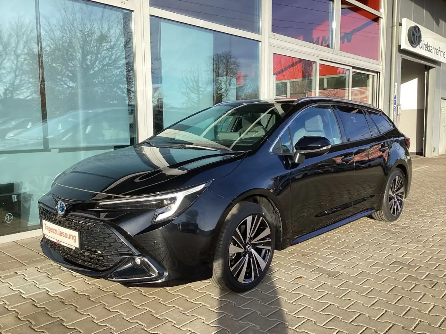Toyota Corolla 2.0 Hybrid Touring Sports Teamplayer Schwarz - 2