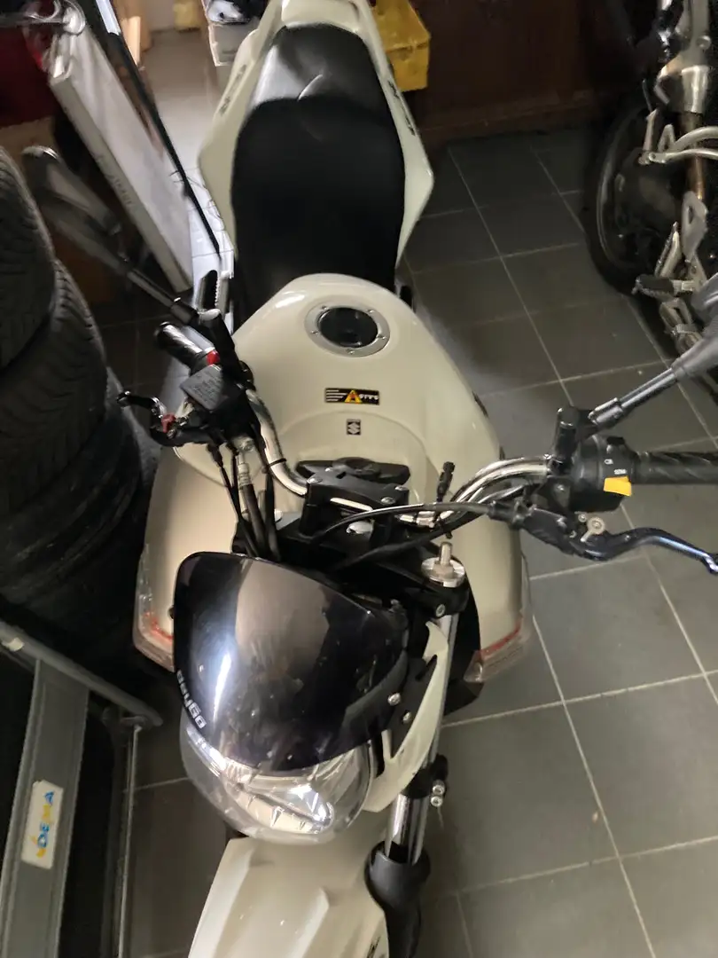 Suzuki GSR 600 ABS, 2. Hand, Tieferlegung, Schutzbügel Blanc - 2