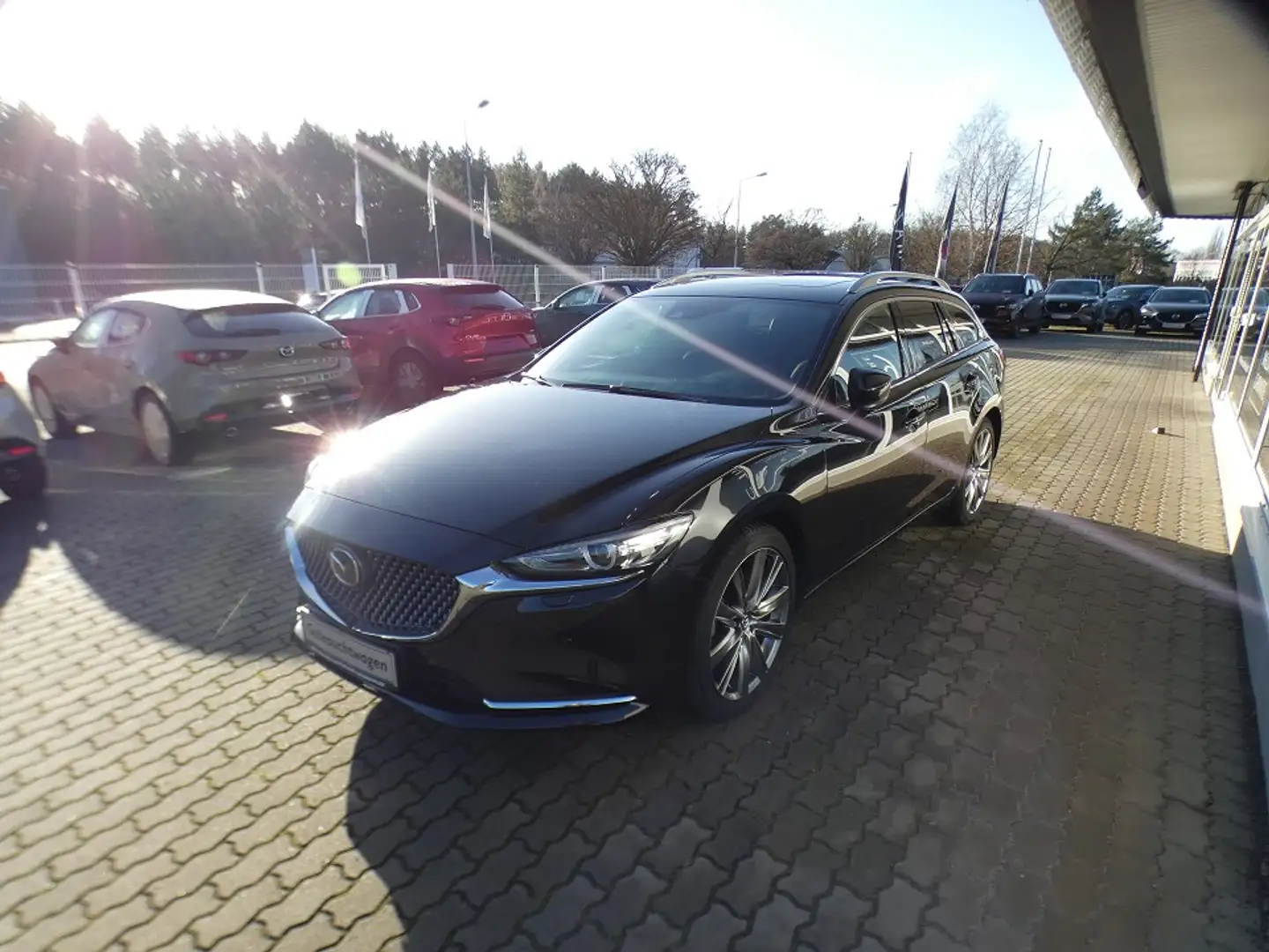 Mazda 6 2.5L SKYACTIV G 194 6AT FWD TAKUMI SUNR Schwarz - 2
