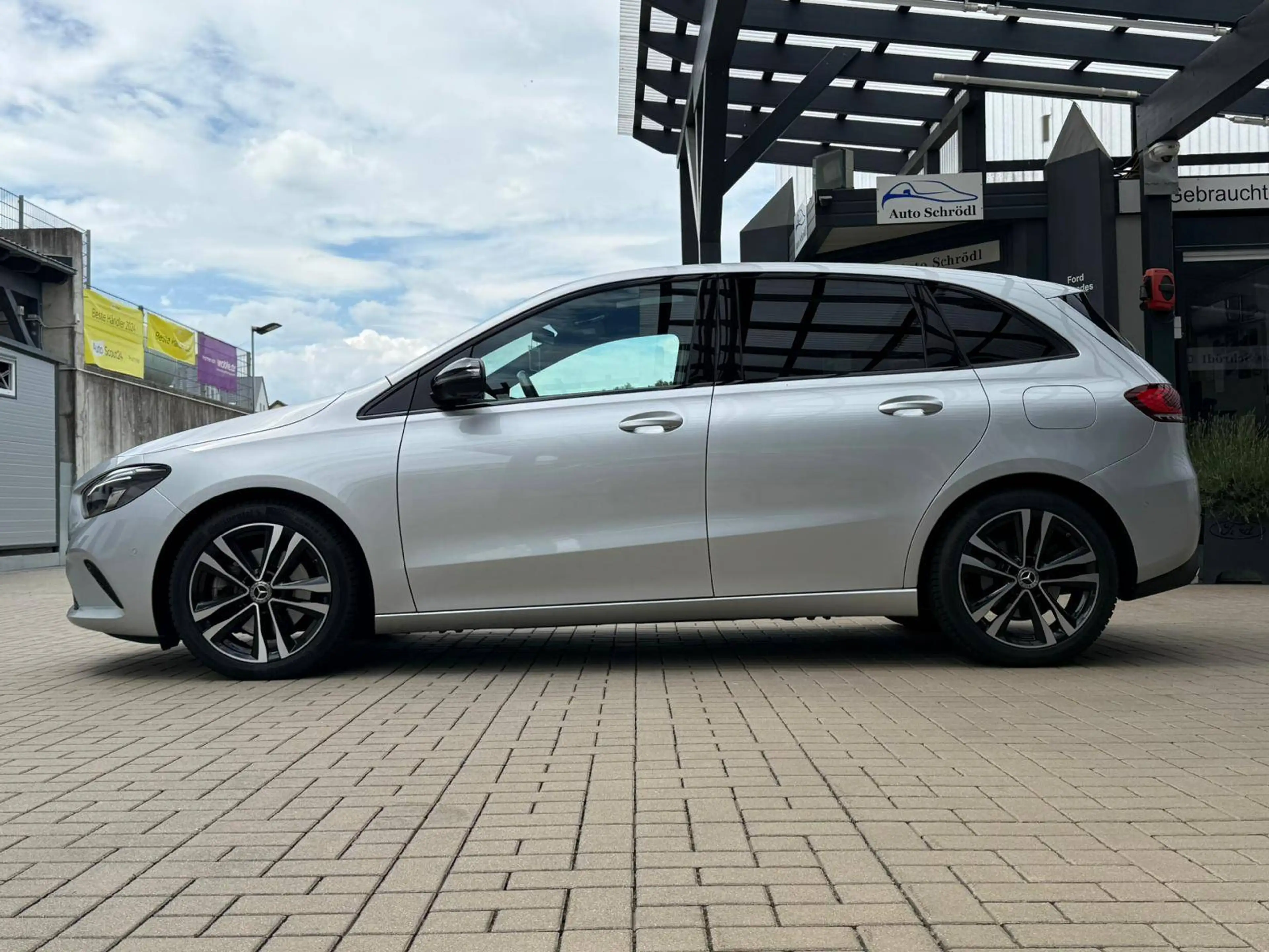 Mercedes-Benz B 220 d Aut. Progressive, HUD, Pano, 360°K, ACC, AR, LED, El Heck, Night-Paket, Tot-W, Fernl-Ass. — photo 3