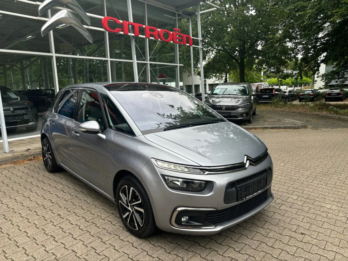 Citroen C4 Picasso 1,2 PT Feel + Navi Grau - 1