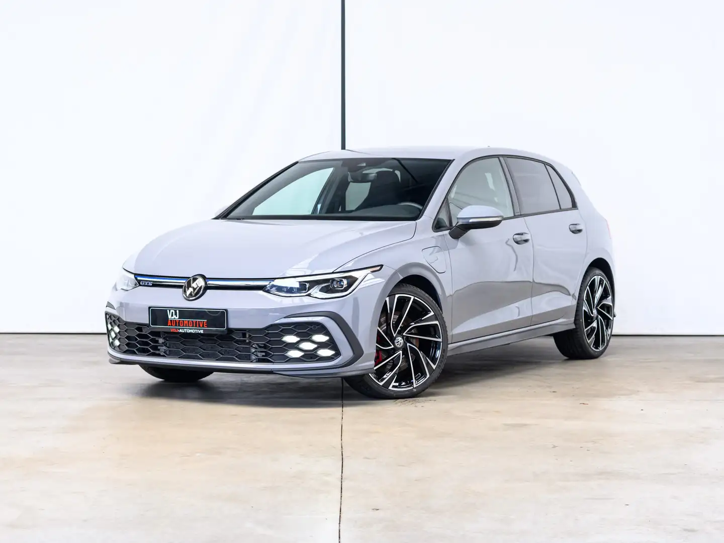 Volkswagen Golf GTE 1.4 TSI GTE DSG | BTW | GARANTIE | PANO | IQ | Grijs - 1