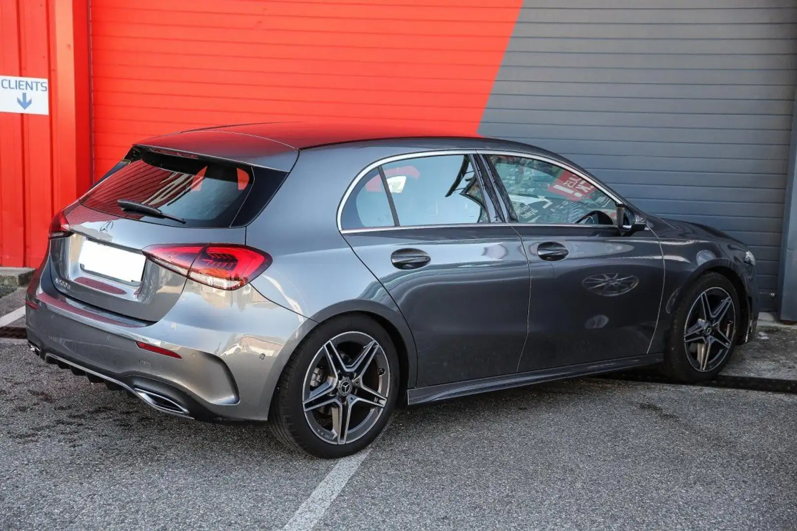 Mercedes-Benz A 200 200 d 8G-DCT 150 AMG Line Grau - 2
