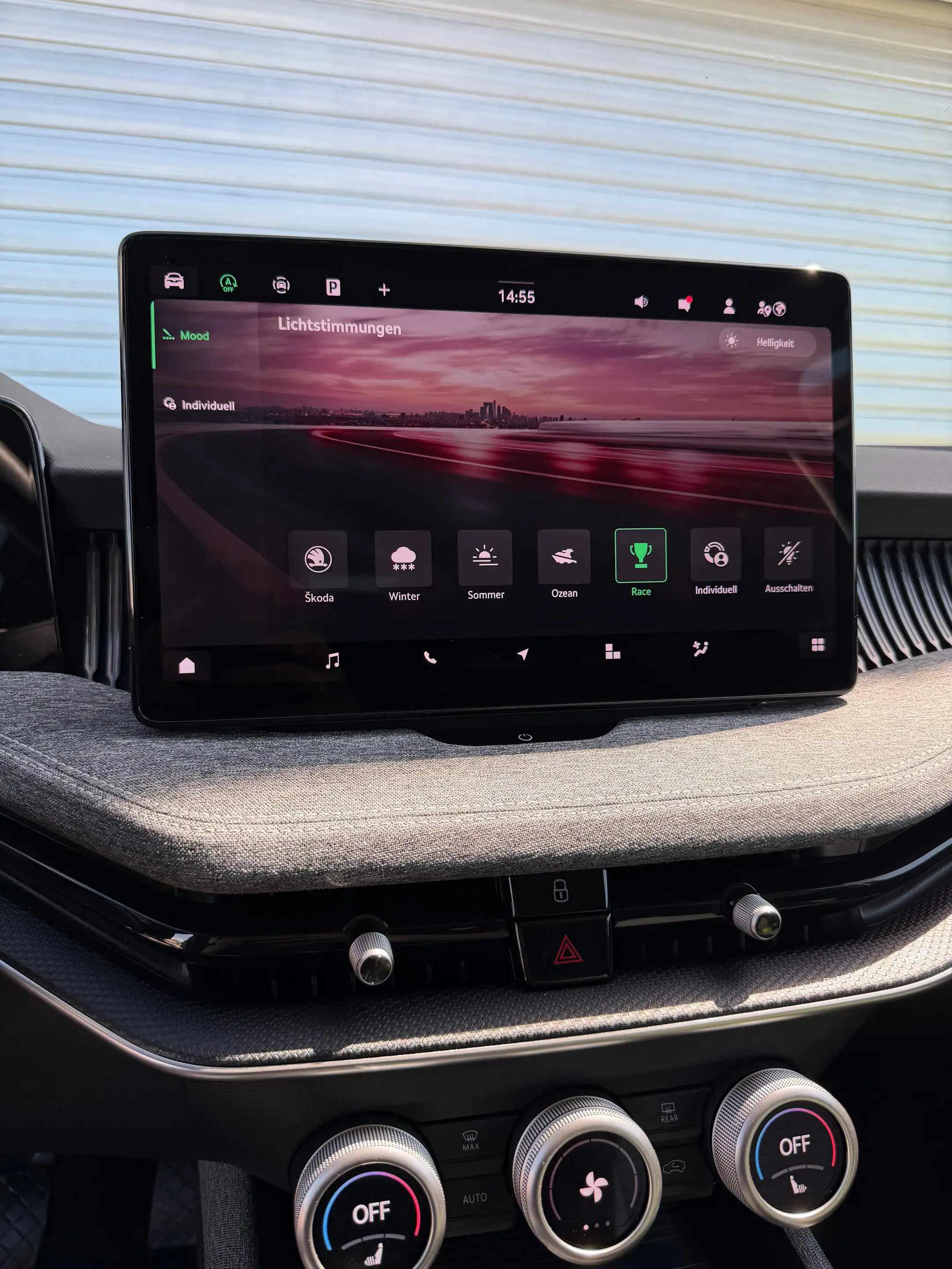 Skoda Superb Selection 2,0TDI DSG — photo 15