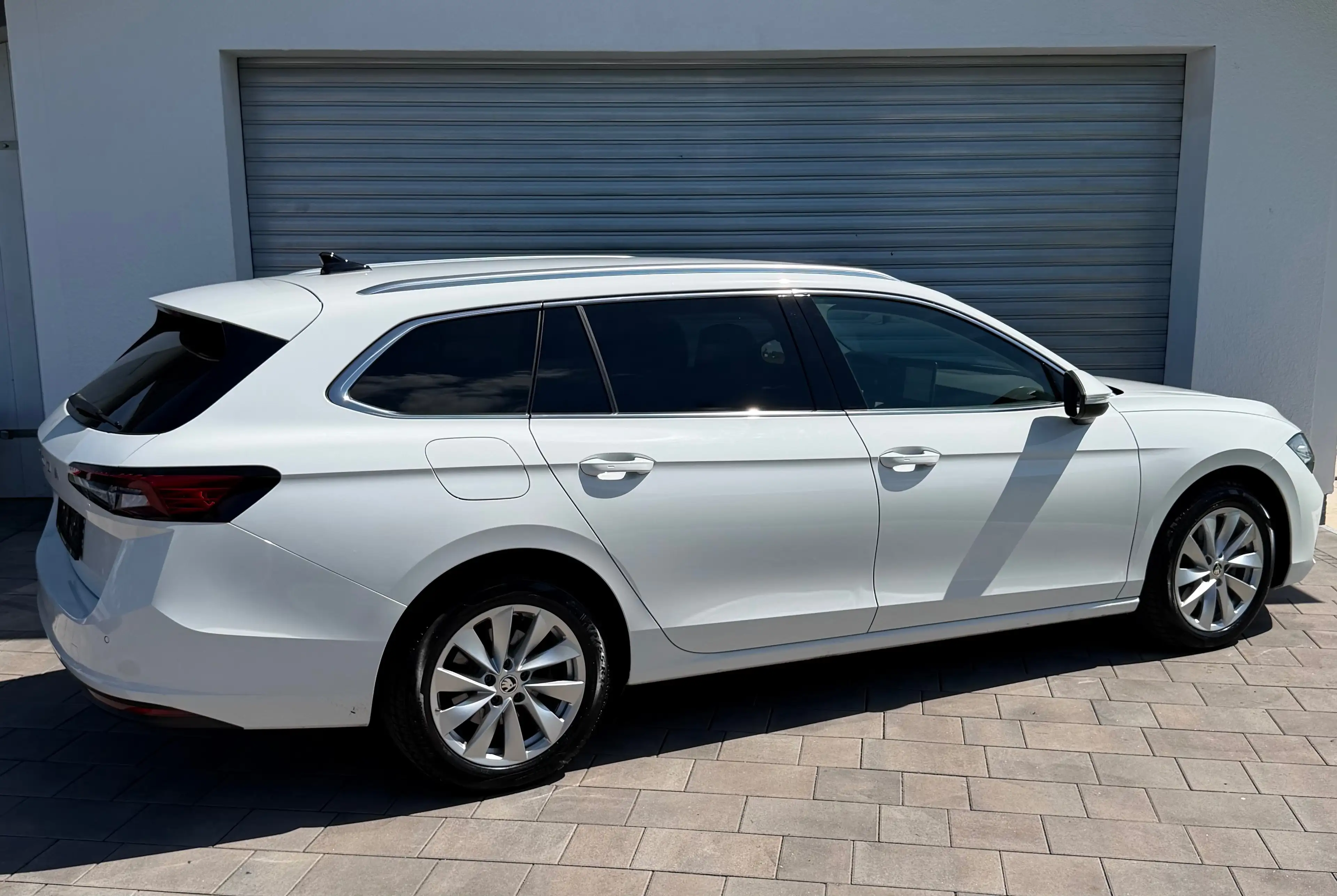 Skoda Superb Selection 2,0TDI DSG — photo 8
