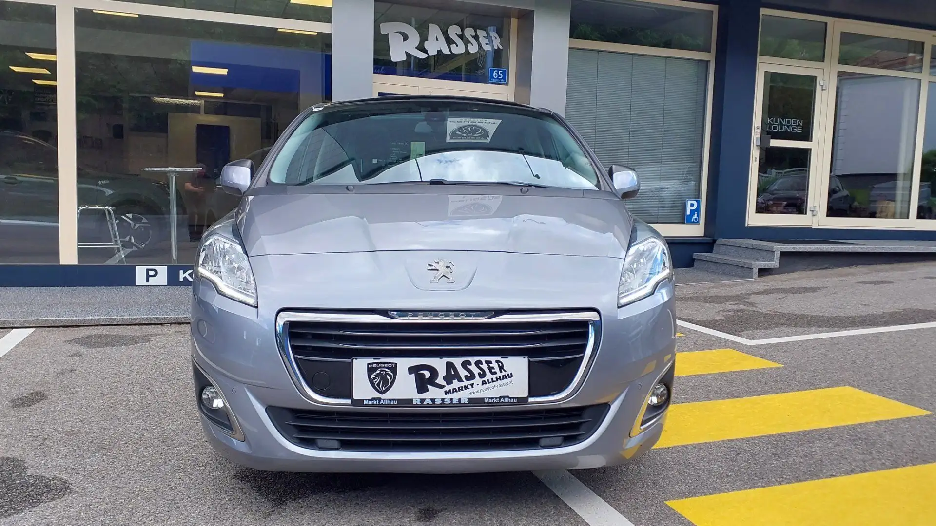 Peugeot 5008 Professional Line BlueHDI 120 Silber - 1