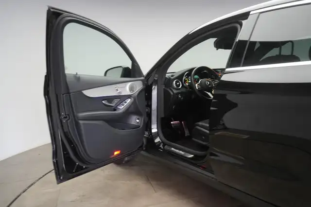 Mercedes-Benz GLC Class view 11