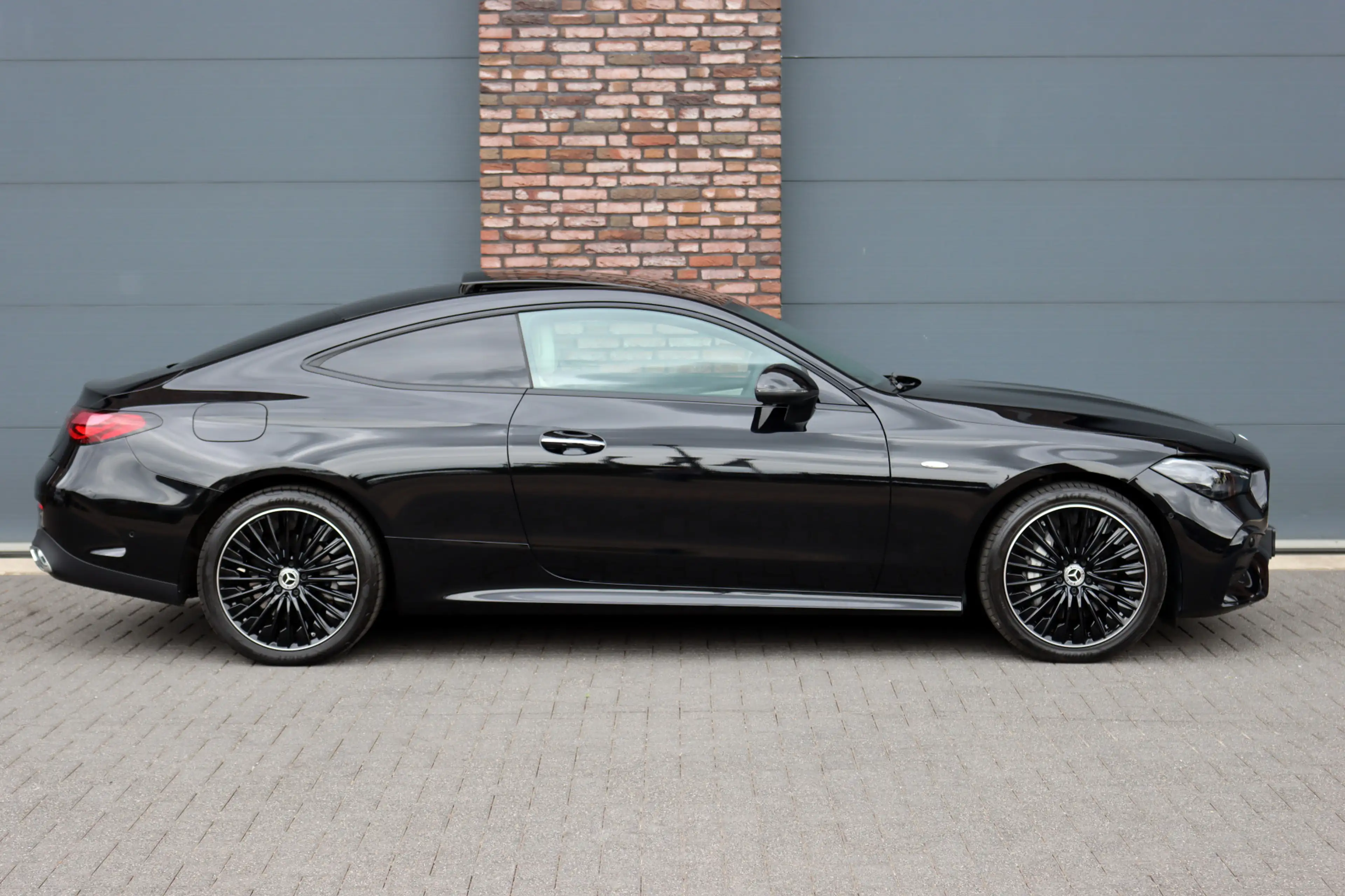 Mercedes-Benz CLE 300 Coupé e AMG Line | Panoramadak | Distronic | Massa — photo 11