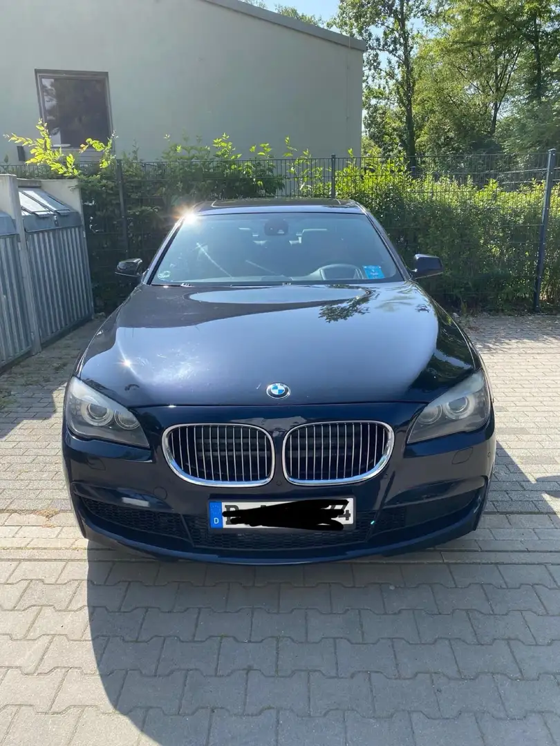 BMW 740 740d xDrive Чорний - 1