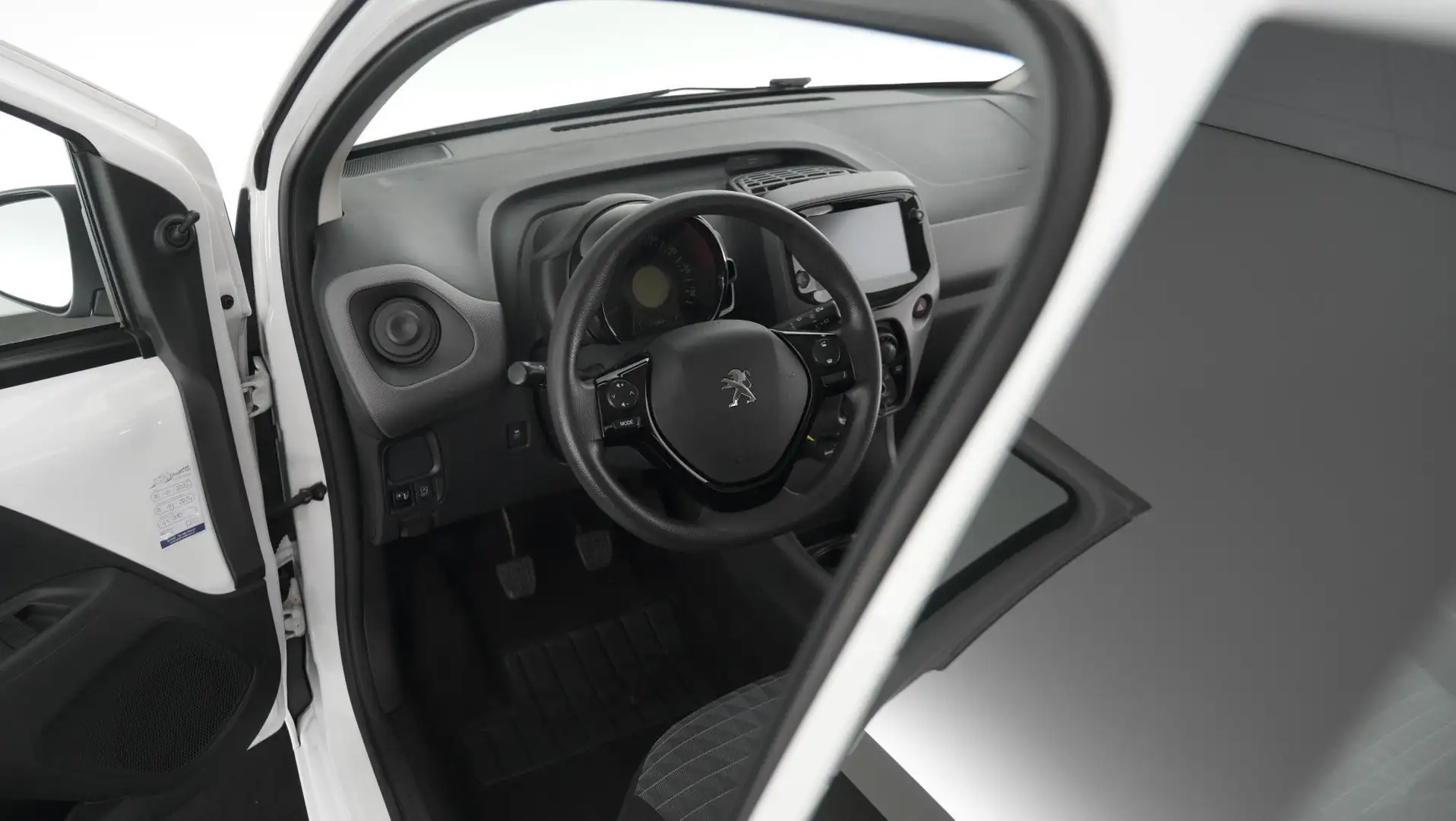 Peugeot 108 1.0 e-VTi Active | Camera | Apple Carplay | Airco White - 2