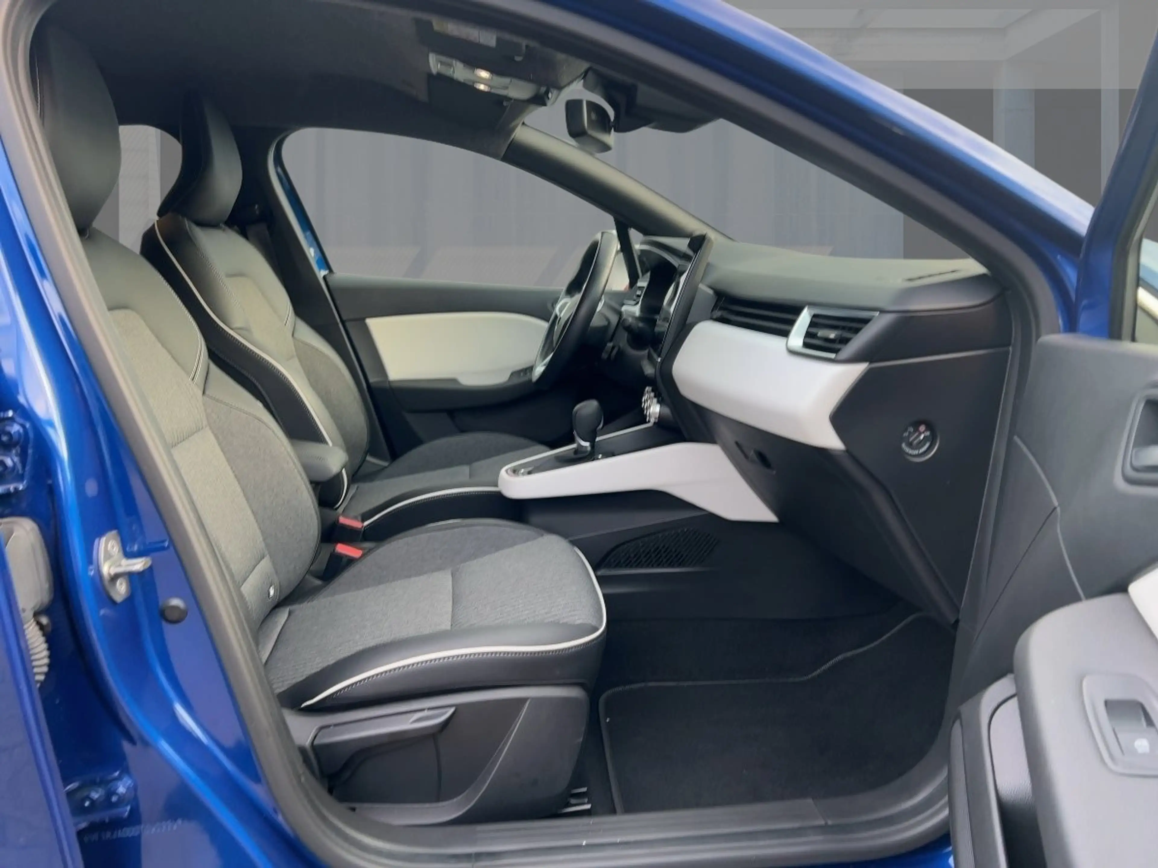 Renault Clio 1.0 TCe 90 TECHNO — photo 8
