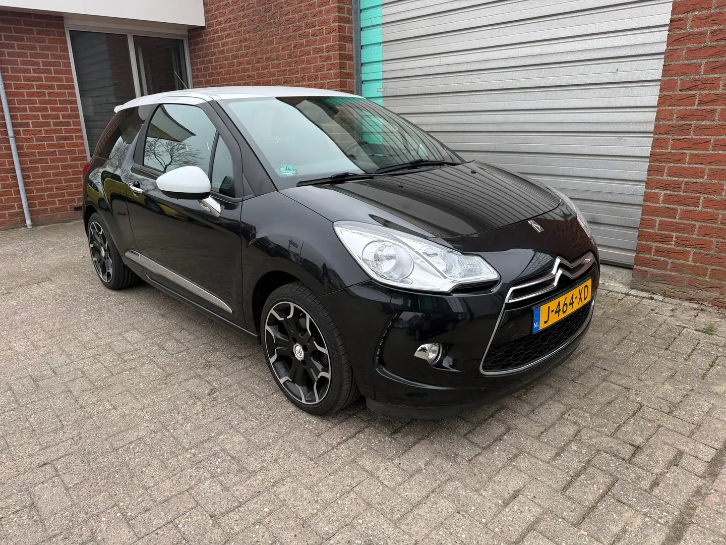 Citroen DS3 1.6 THP Sport Chic 3-deurs Clima Bj:2012 Schwarz - 2