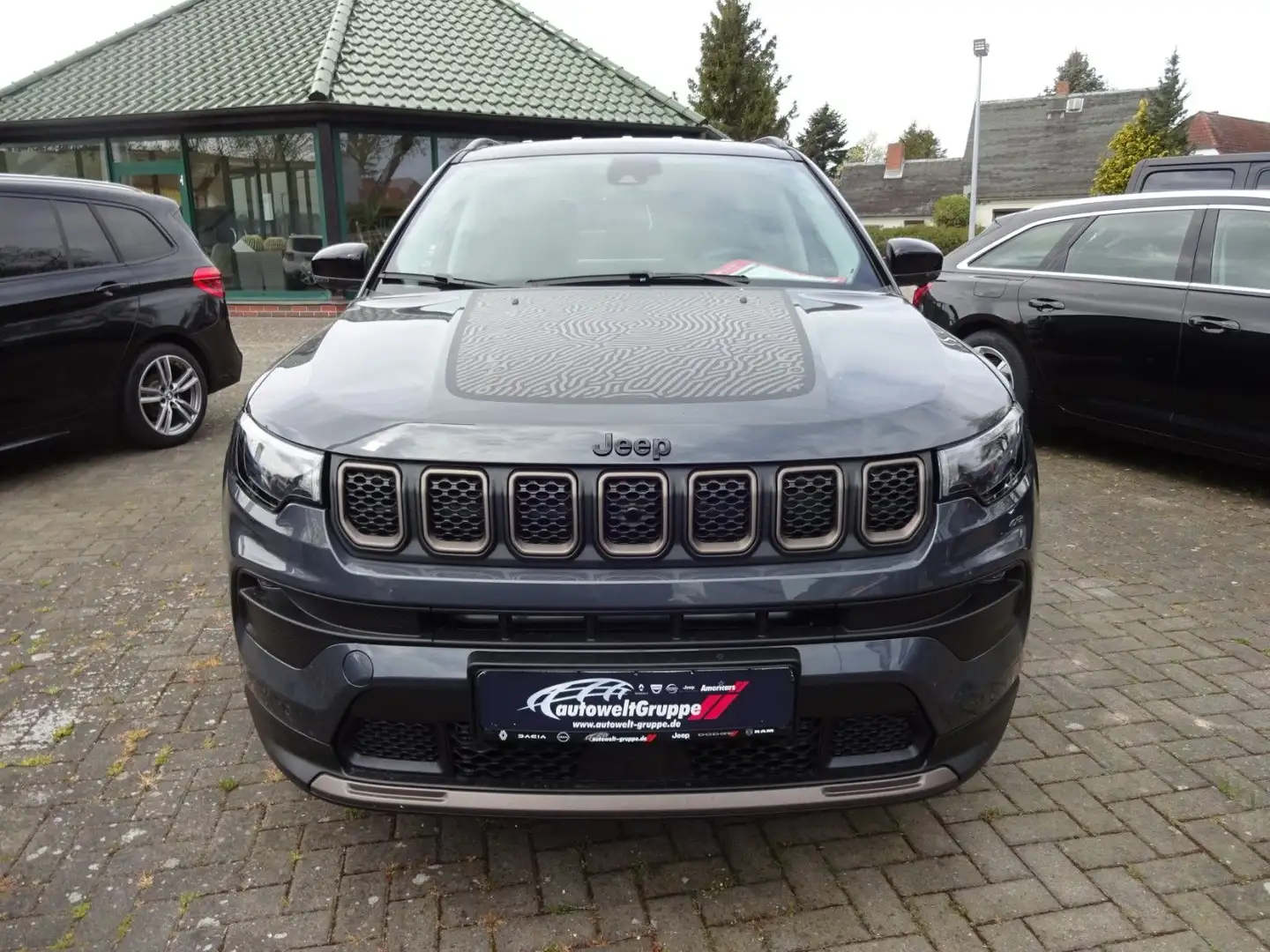 Jeep Compass e-Hybrid Upland 1.5 48V/Winter&Techno P. Grijs - 1