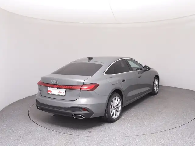 Audi A5 view 4