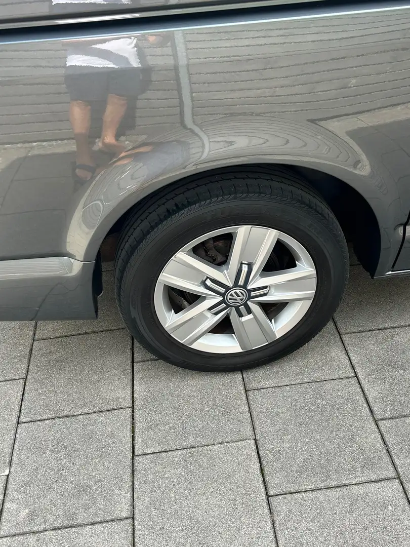 Volkswagen T6 Multivan Multivan DSG Kurz 4MOTION comfortline Gris - 2