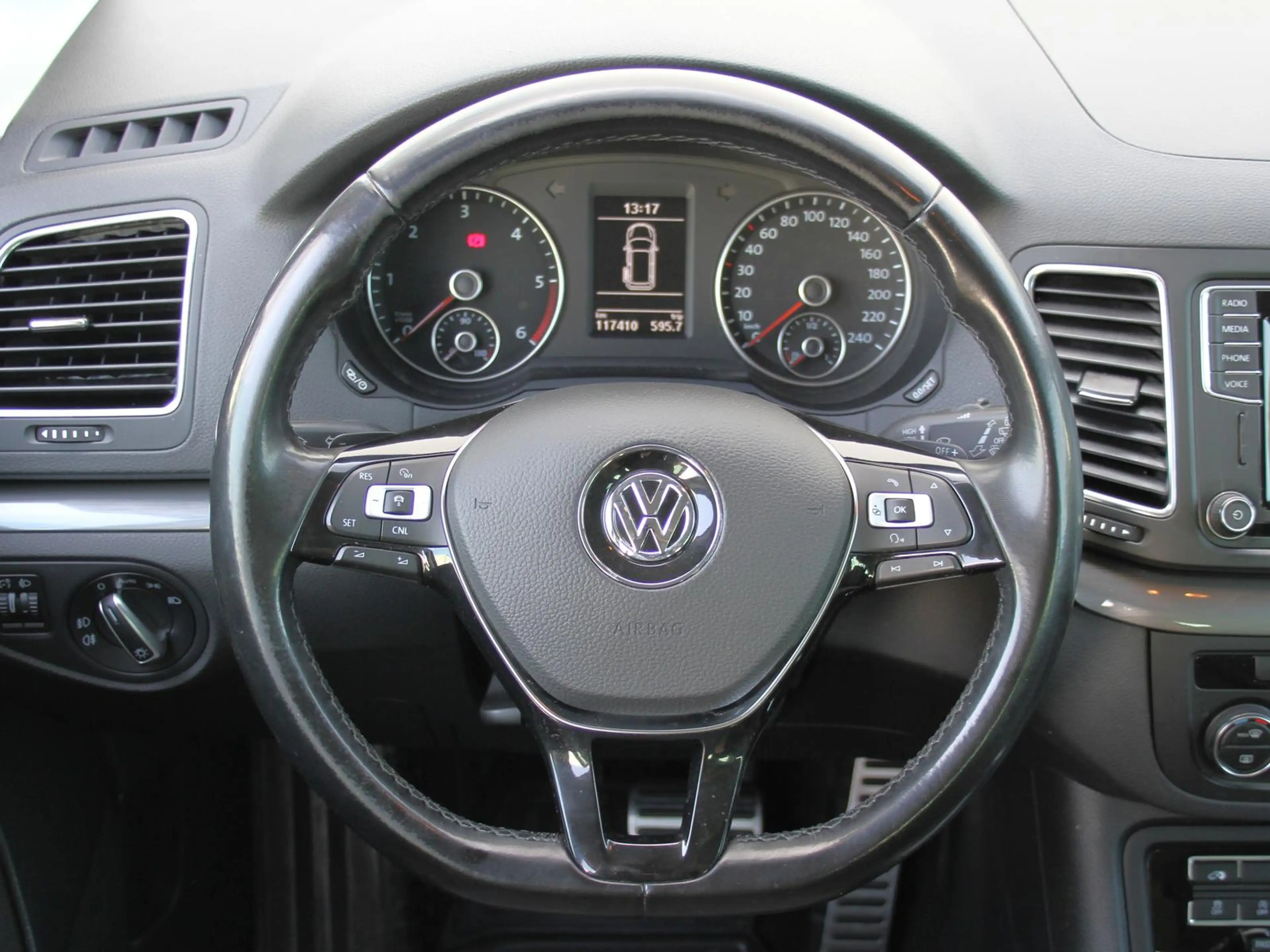 Volkswagen Sharan 2.0 TDI Allstar 7 Sitzer Kamera Navi — photo 14