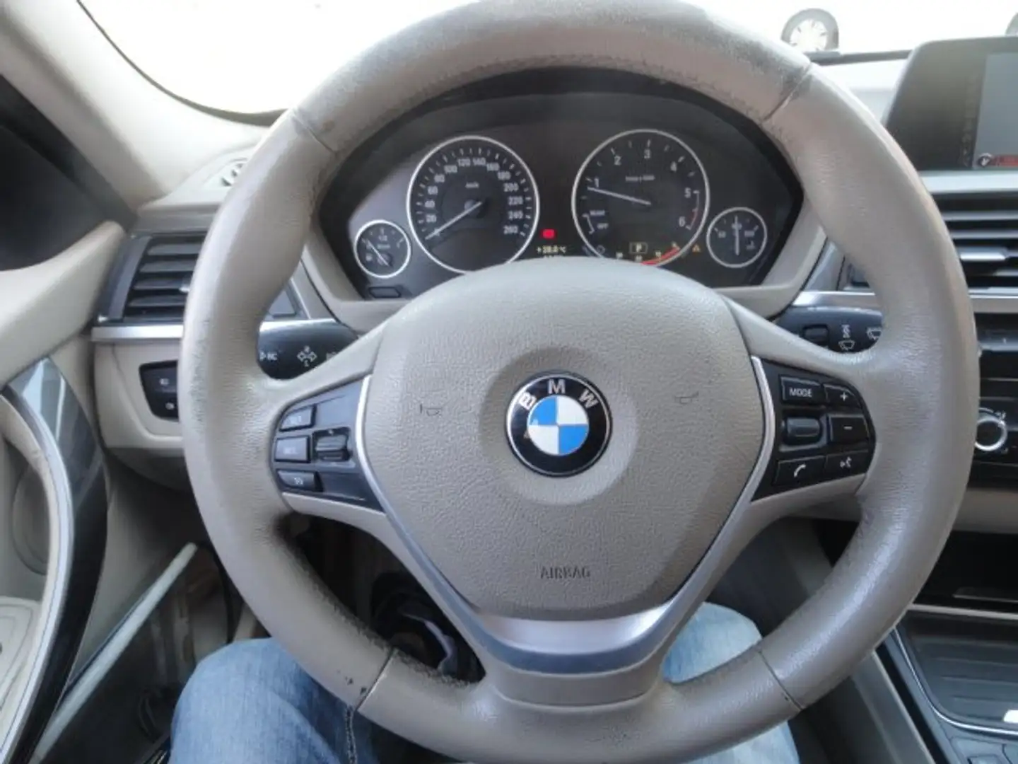 BMW 318 Serie 3 F31 2012 Touring 318d Touring Modern Noir - 2