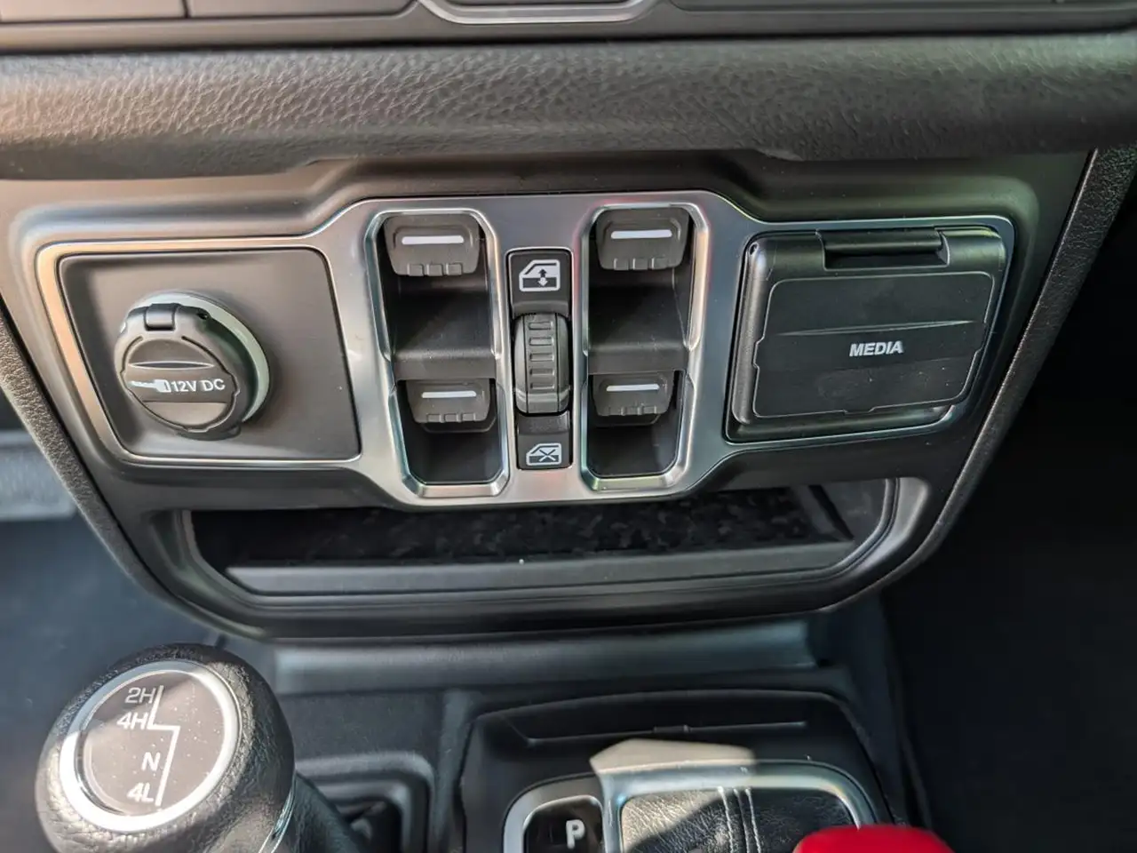 Jeep Gladiator photo Jeep Gladiator