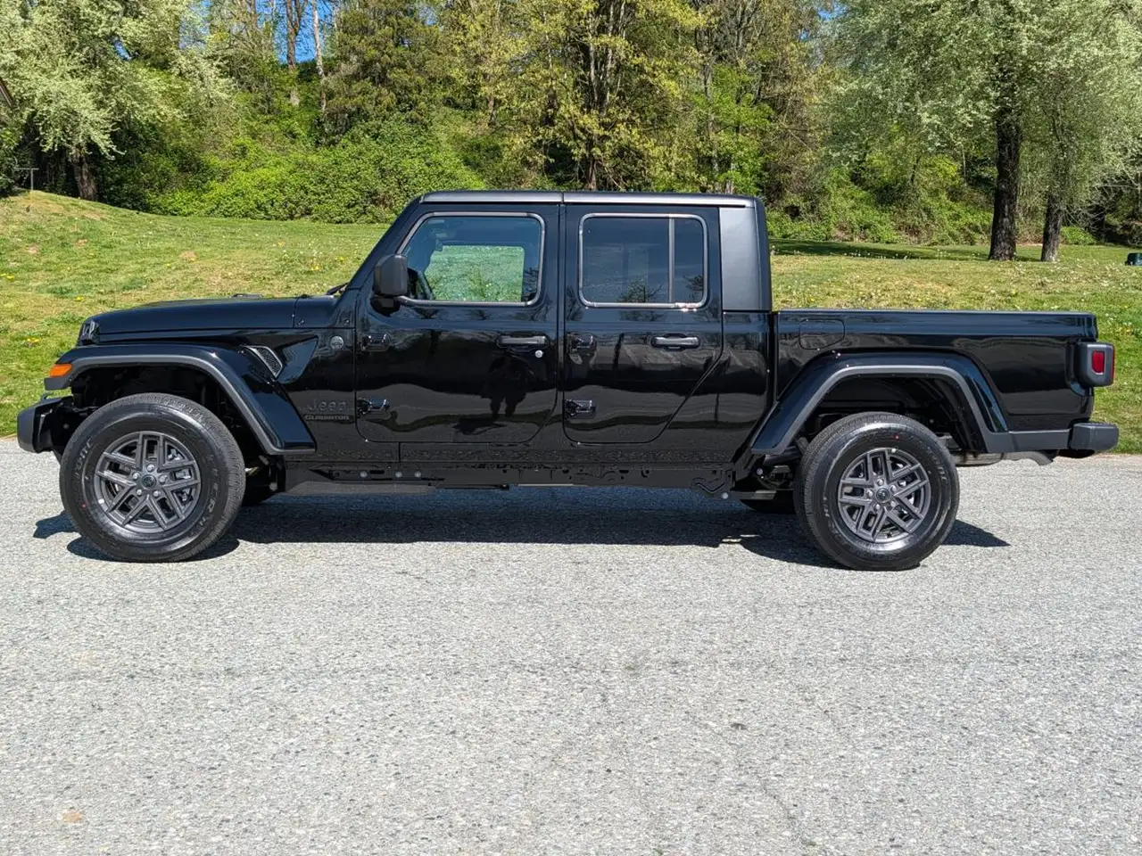 Jeep Gladiator photo Jeep Gladiator