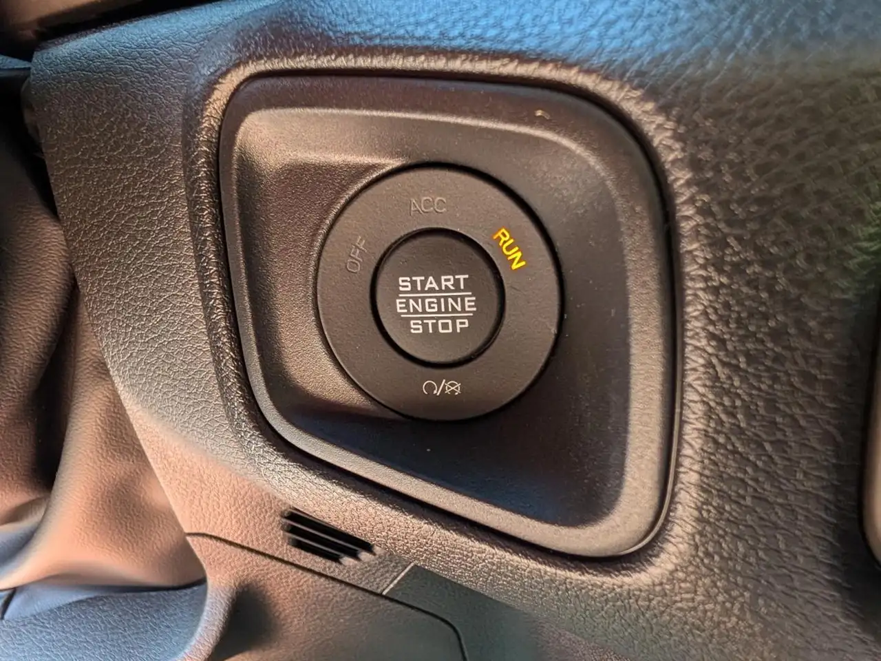 Jeep Gladiator photo Jeep Gladiator