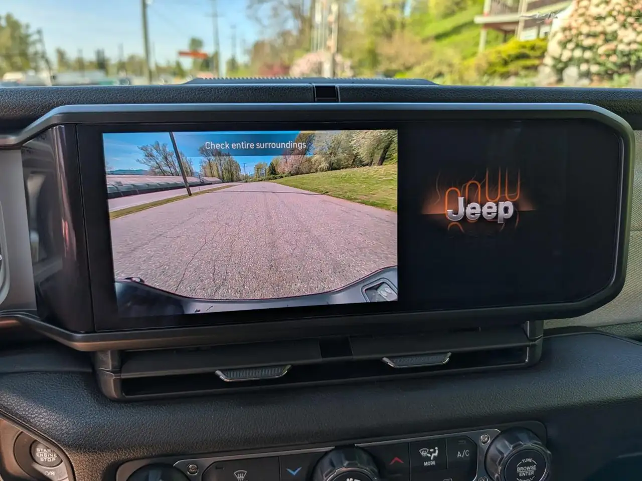 Jeep Gladiator photo Jeep Gladiator