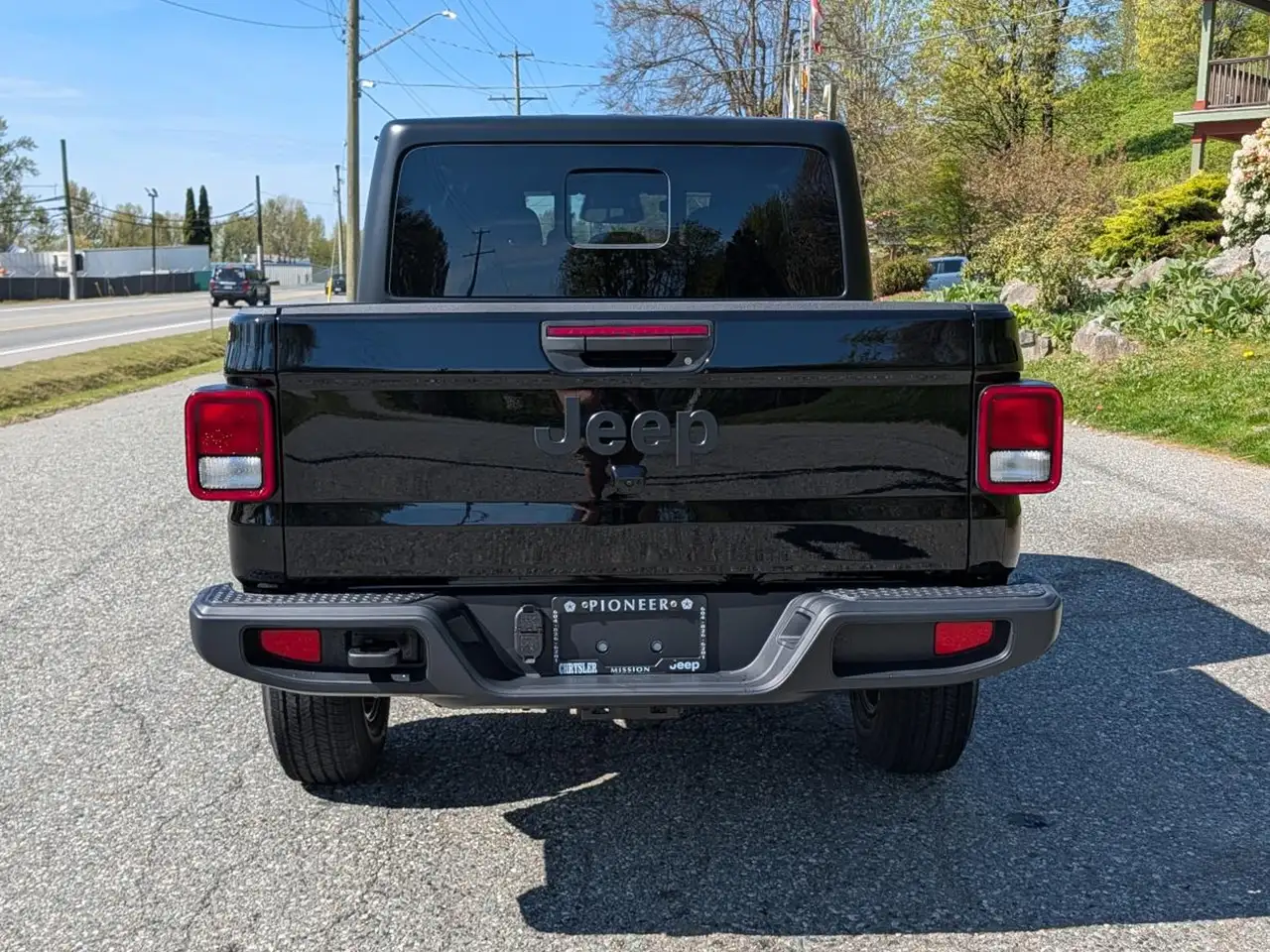 Jeep Gladiator photo Jeep Gladiator