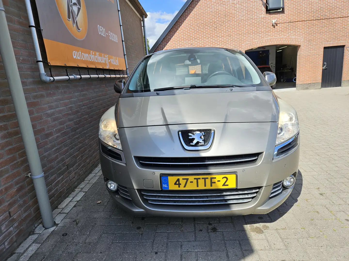 Peugeot 5008 1.6 VTi Active 5p. Grijs - 2