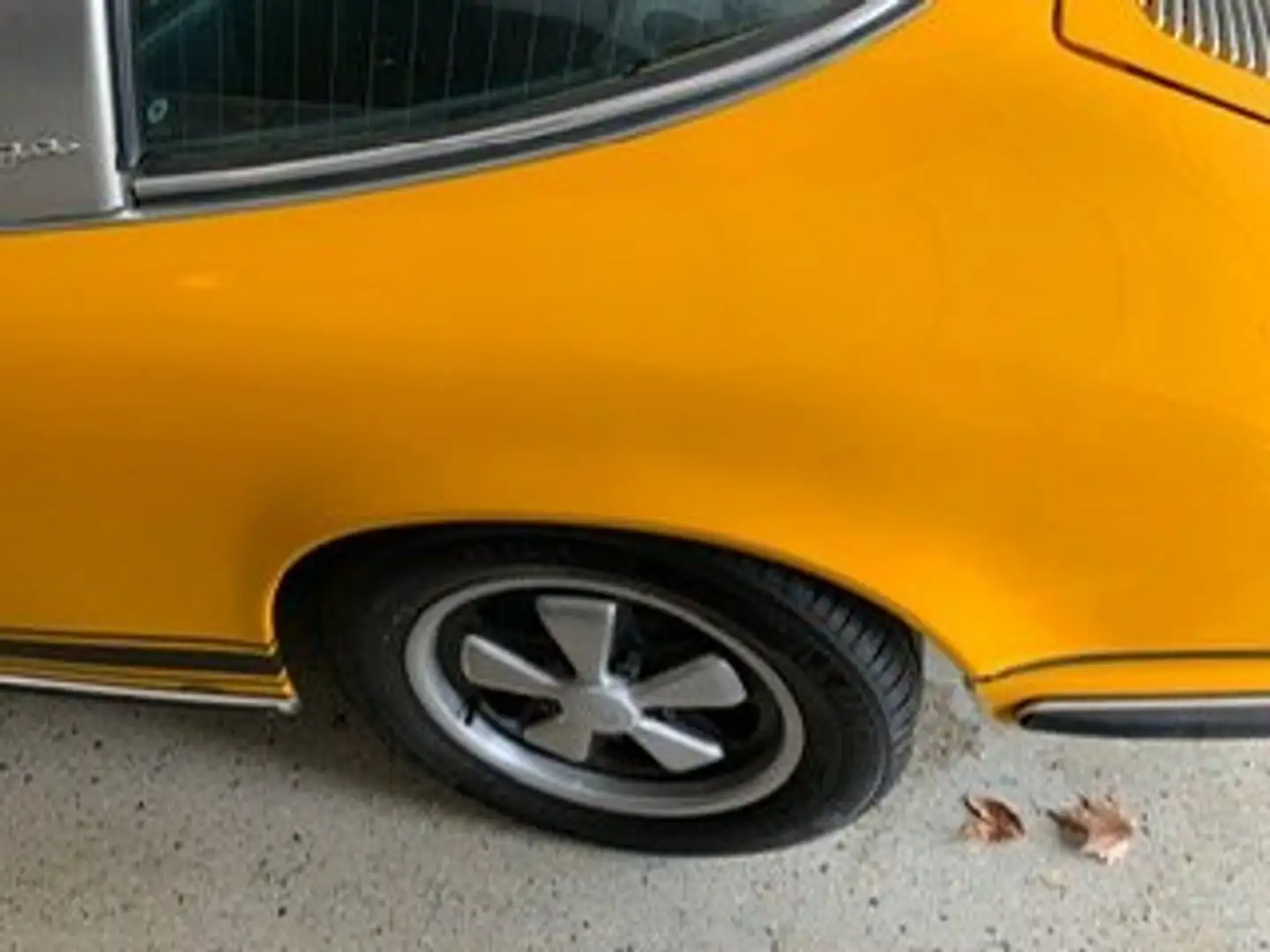 Porsche 911 911 E 2.4 Targa Gelb - 2
