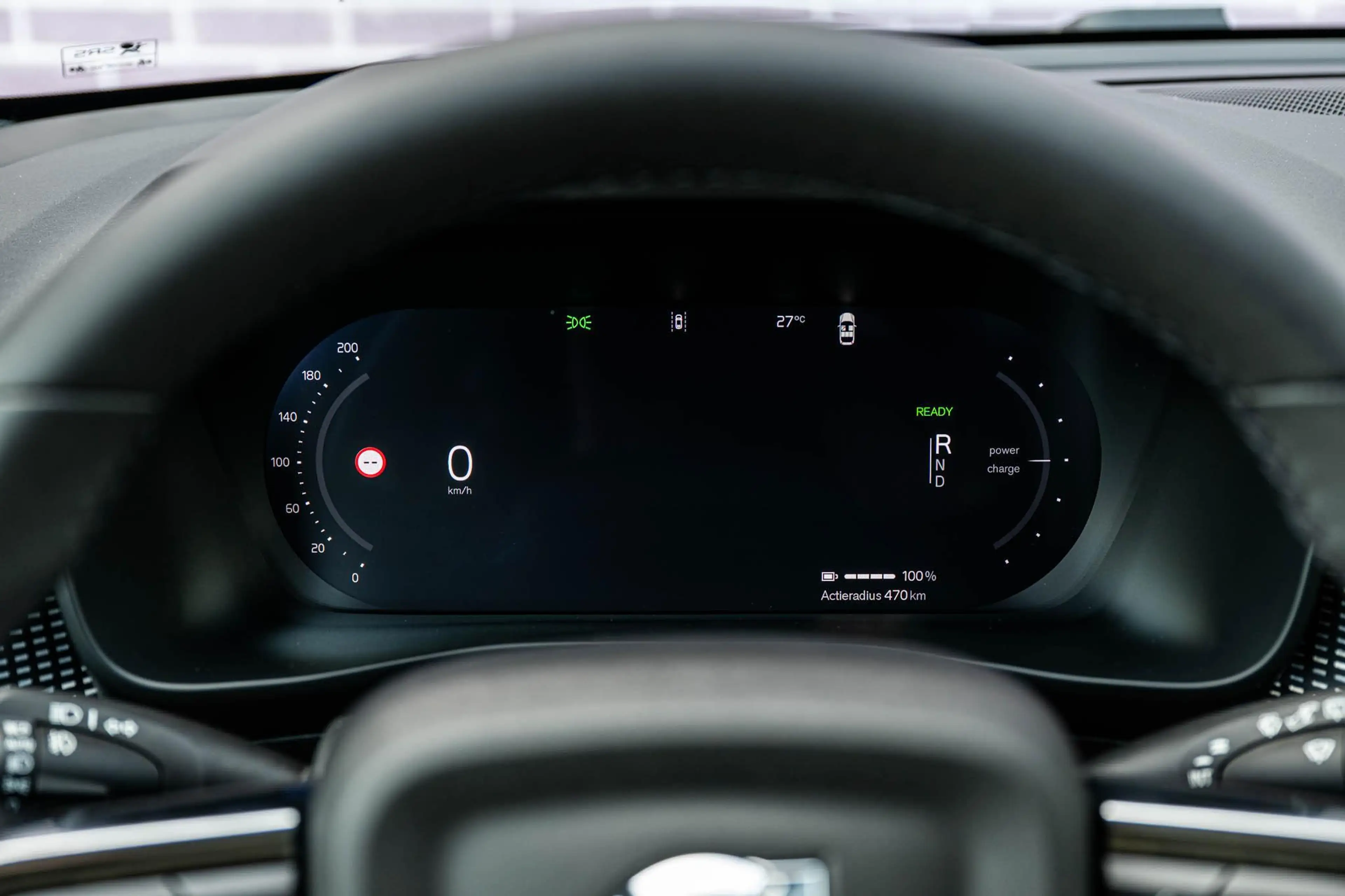 Volvo EX40 Single Motor Extended Range Ultra Black Edition 82 — photo 13