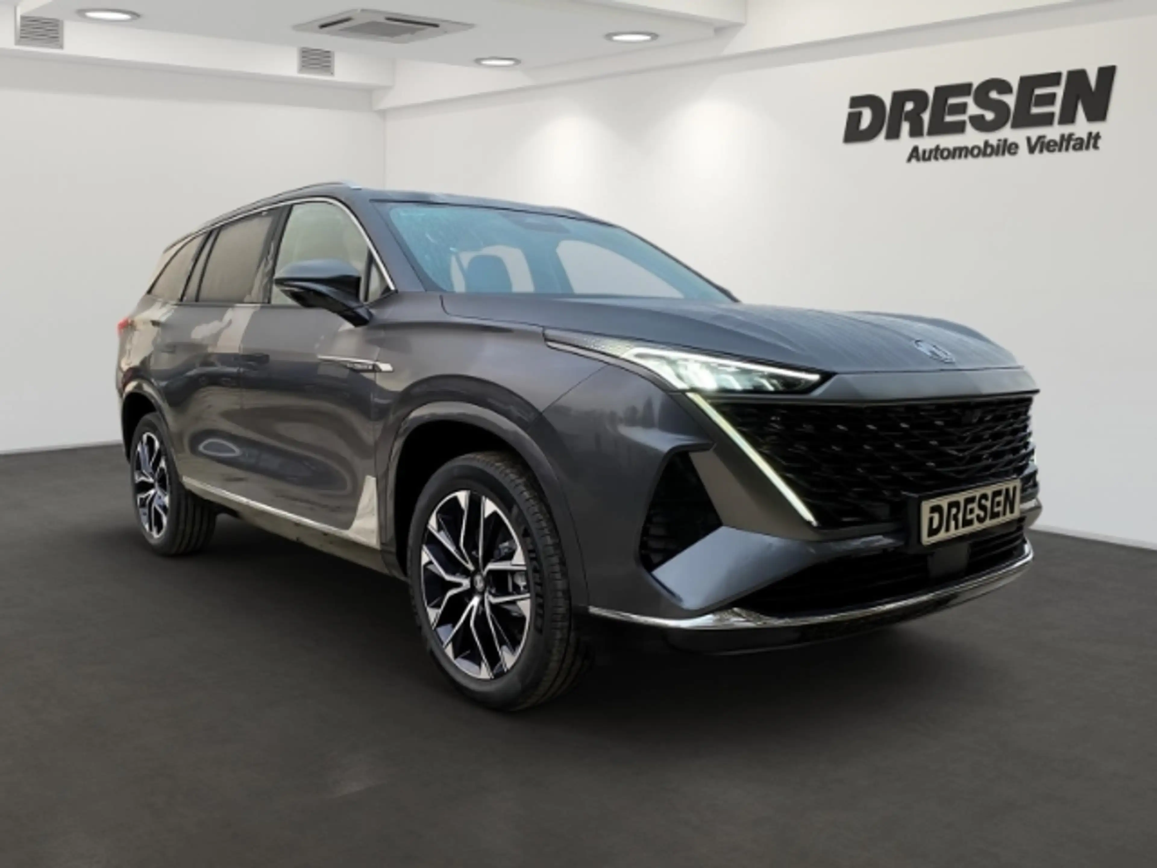 MG MGS9 7 Sitzer COMFORT+Pano+24,7kWh+100km+20Zoll+360 Gra — photo 2