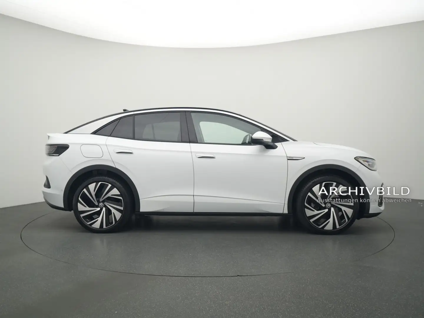 Volkswagen ID.5 SHZ PDC MEMORY NAVI ACC KEYLESS Schwarz - 2