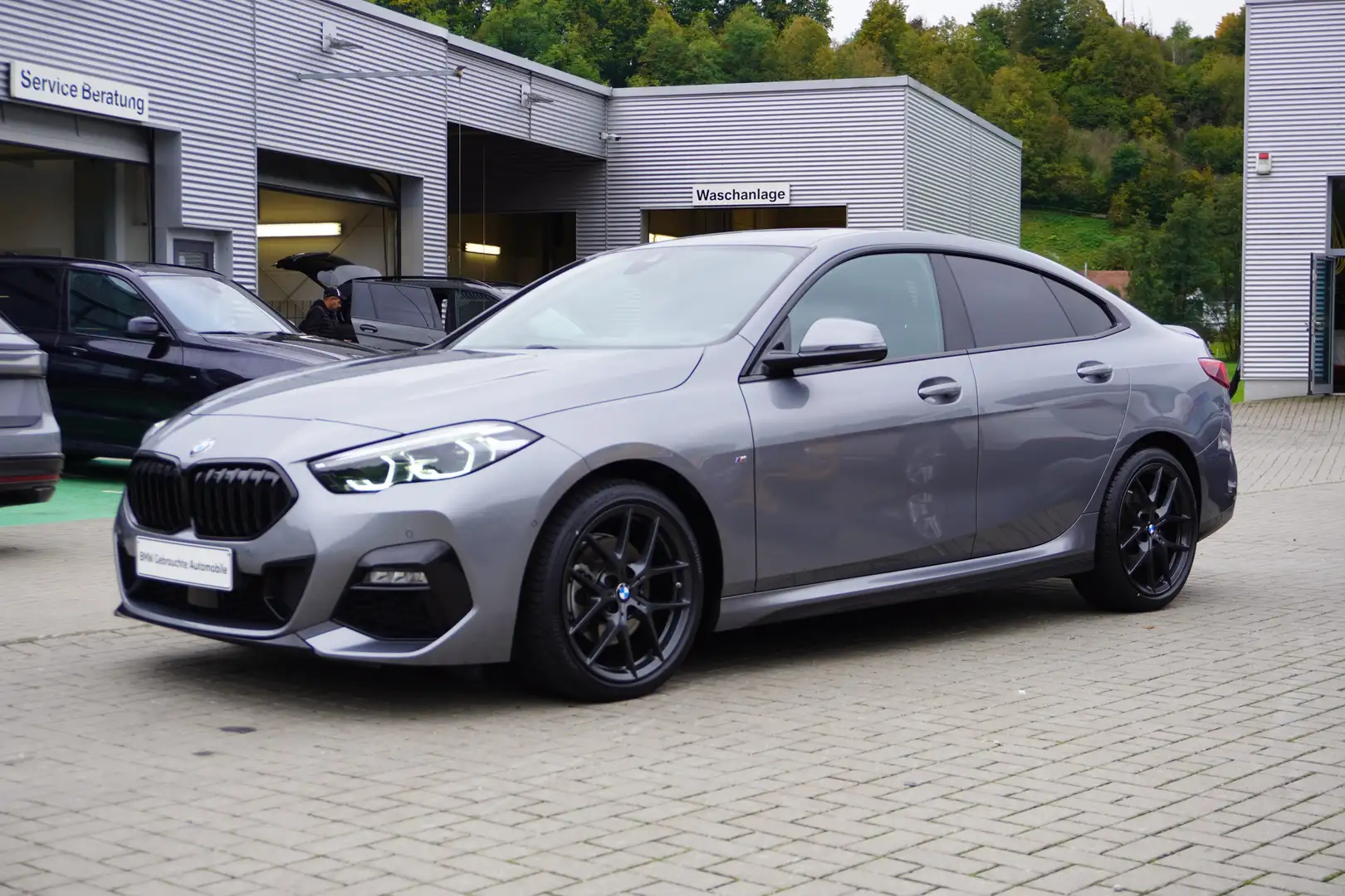 BMW 218 i Gran Coupé M Sport Automatik Kamera Navi 18" M-F Grau - 1