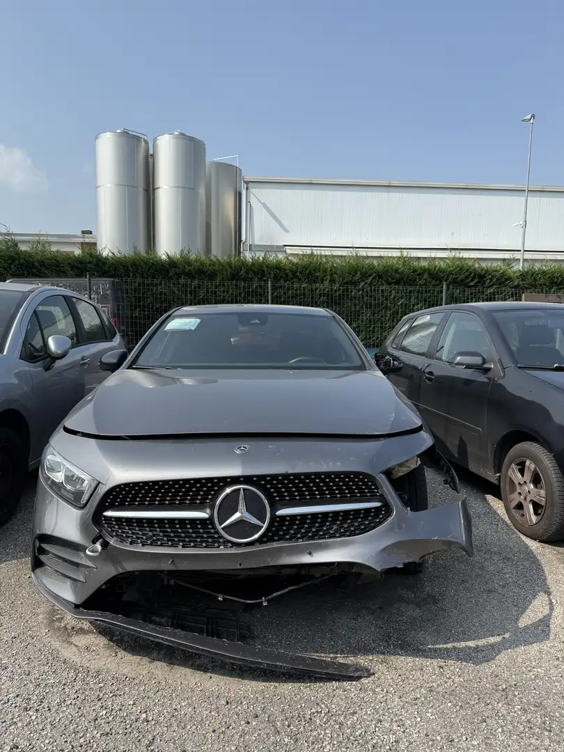 Mercedes-Benz A 180 Premium auto AMG - 2