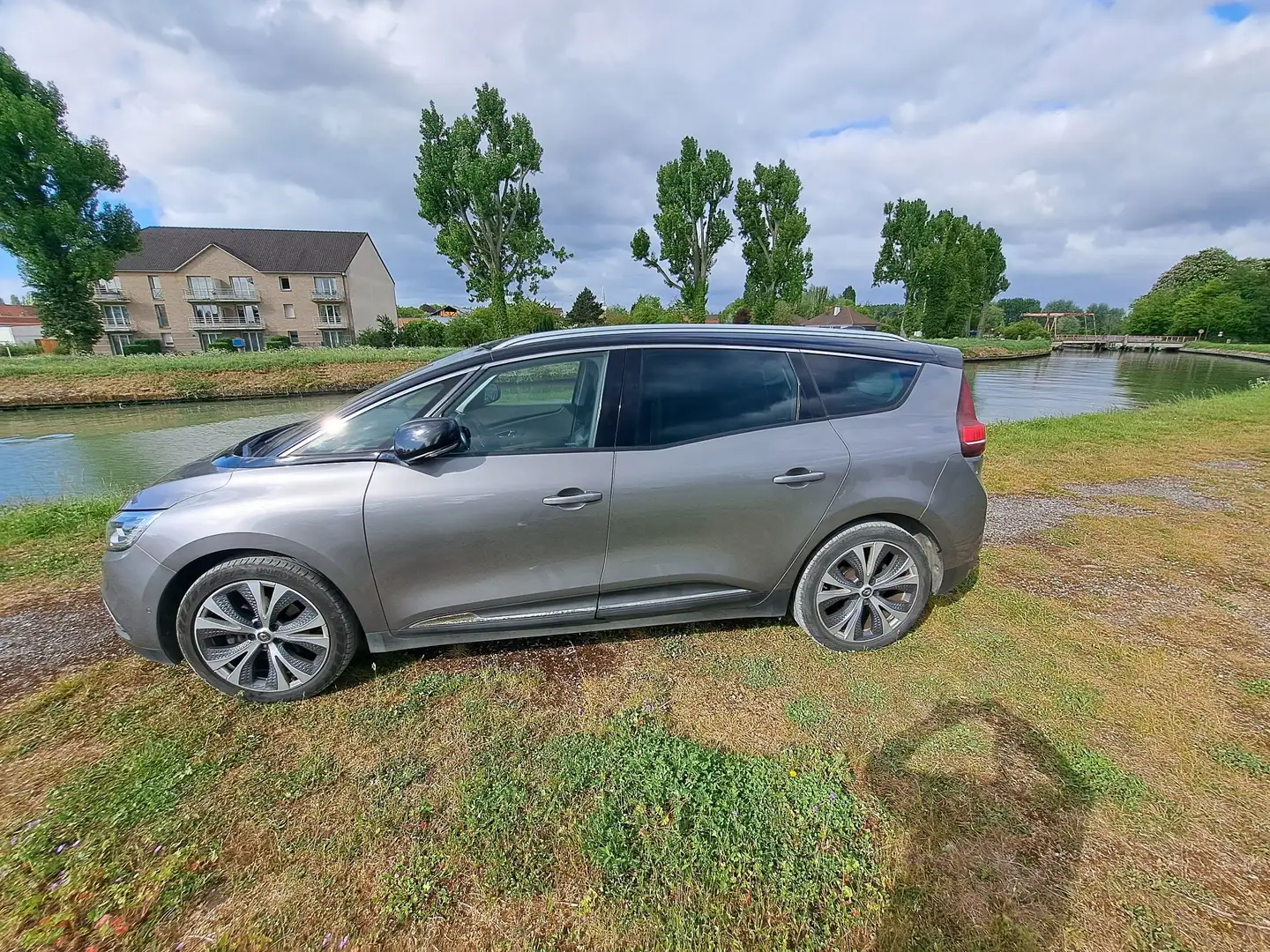 Renault Grand Scenic dCi 130 Energy Initiale Paris - 2