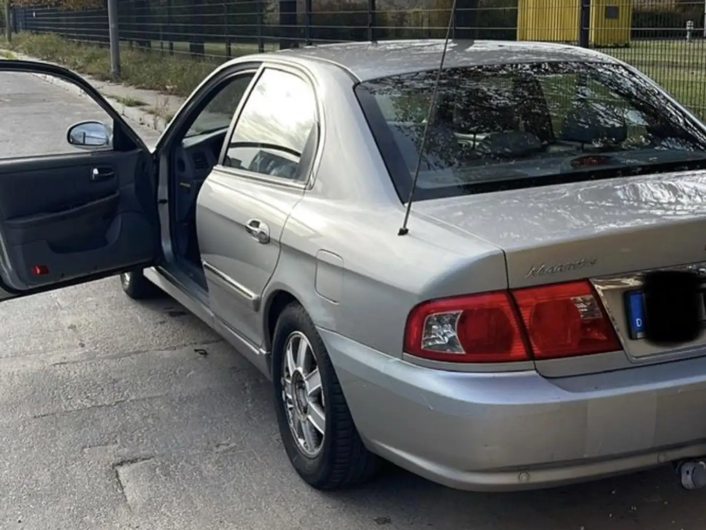 Kia Magentis Magentis 2.5 V6 Automatik SE Silber - 2