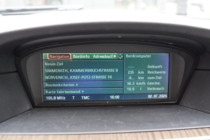 BMW 550 i Touring — photo 15