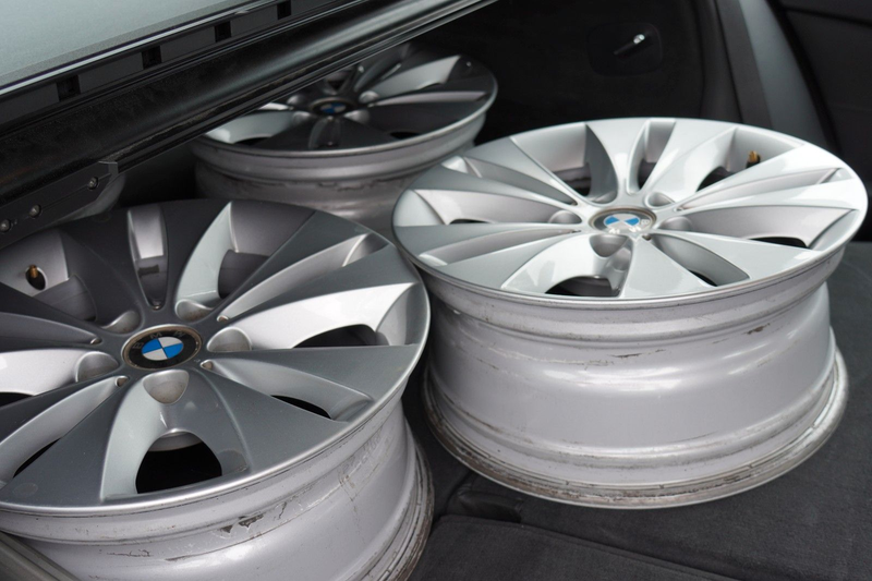 BMW 550 i Touring — photo 10