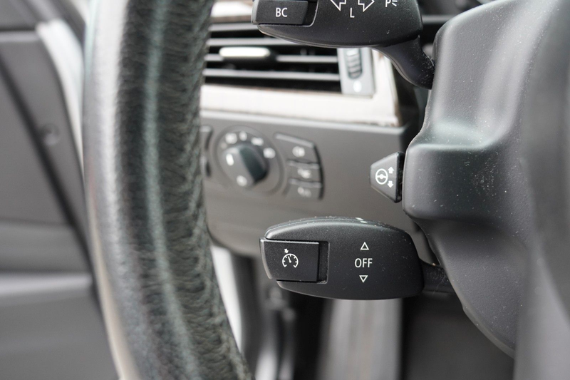 BMW 550 i Touring — photo 19