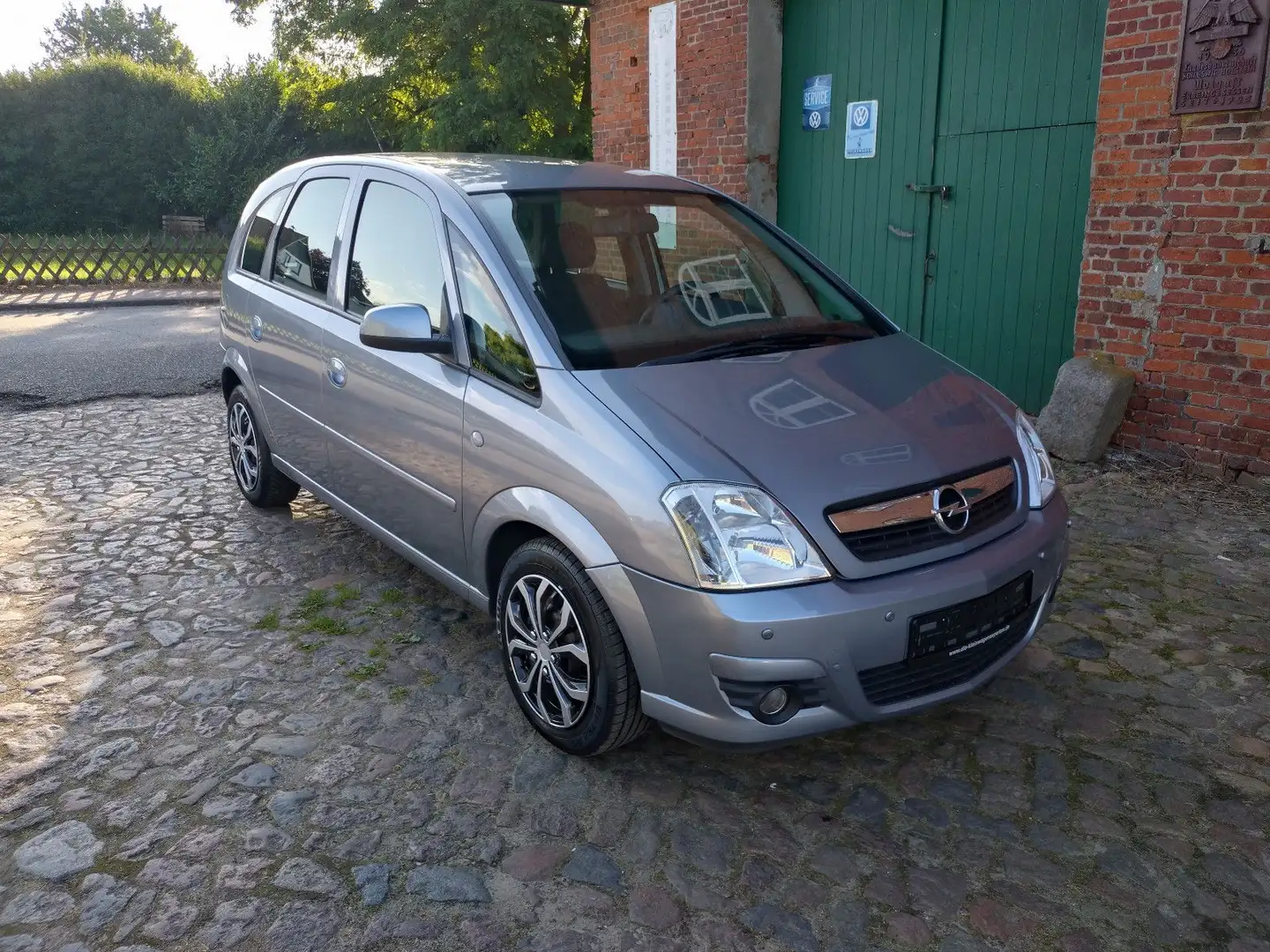 Opel Meriva 1,6 Automatik, TÜV ohne Mängel neu! Grijs - 1