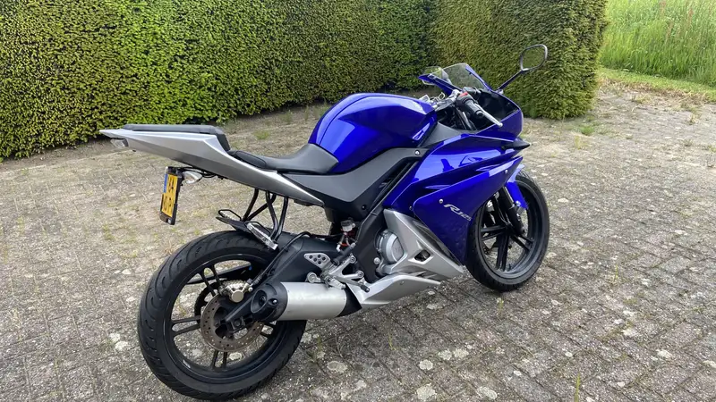 Yamaha YZF-R125 - foto 3