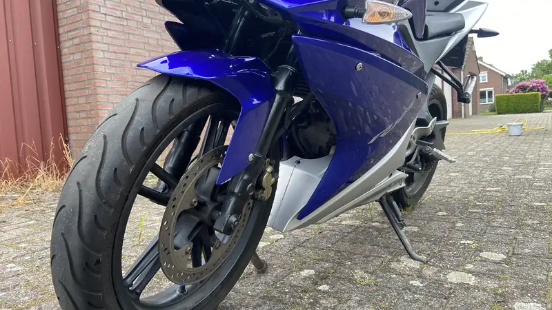 Yamaha YZF-R125 - foto 8