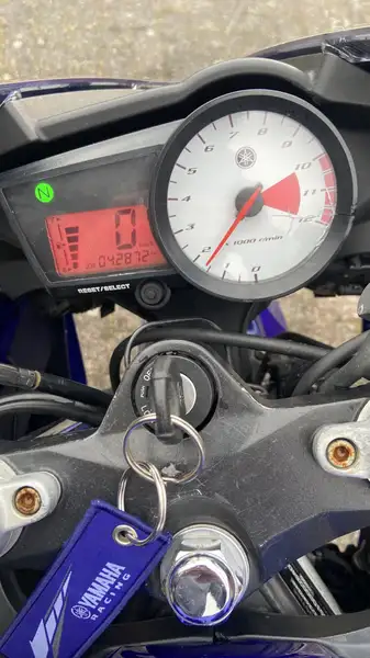 Yamaha YZF-R125 - foto 6