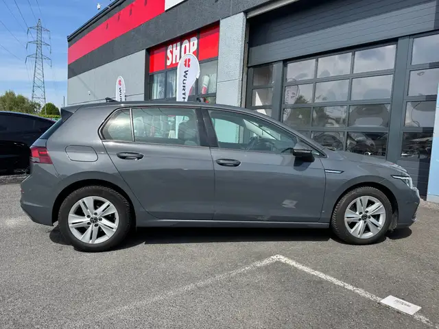 Volkswagen Golf view 4
