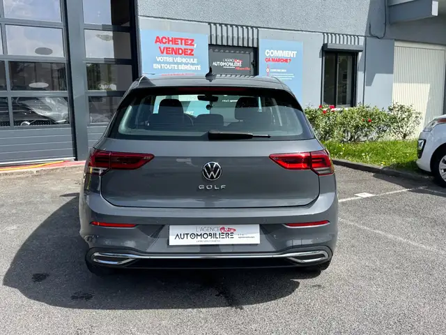 Volkswagen Golf view 6