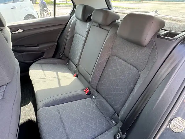 Volkswagen Golf view 11