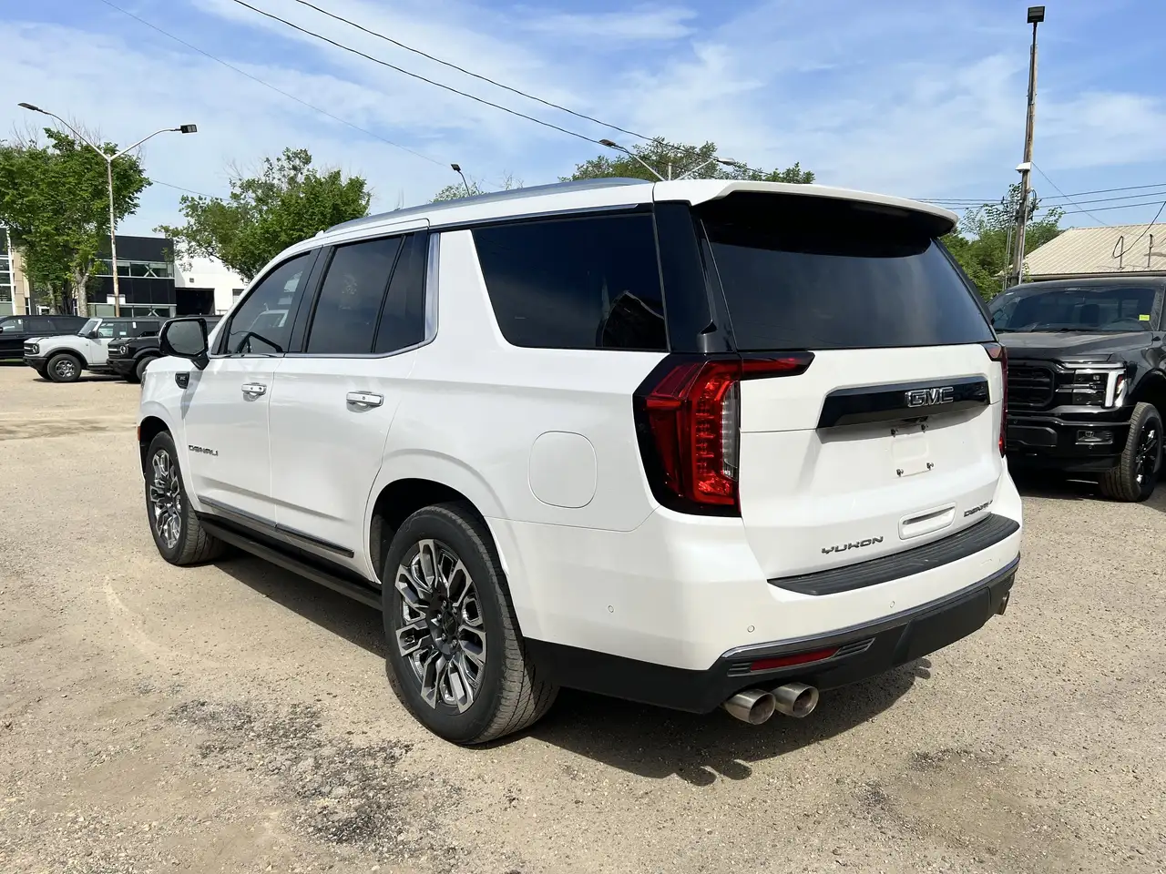 GMC Yukon снимка GMC Yukon