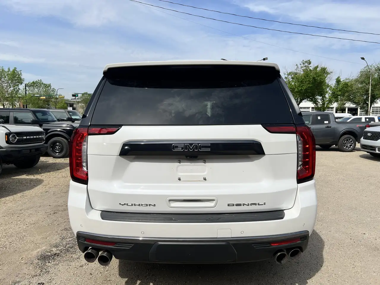 GMC Yukon снимка GMC Yukon