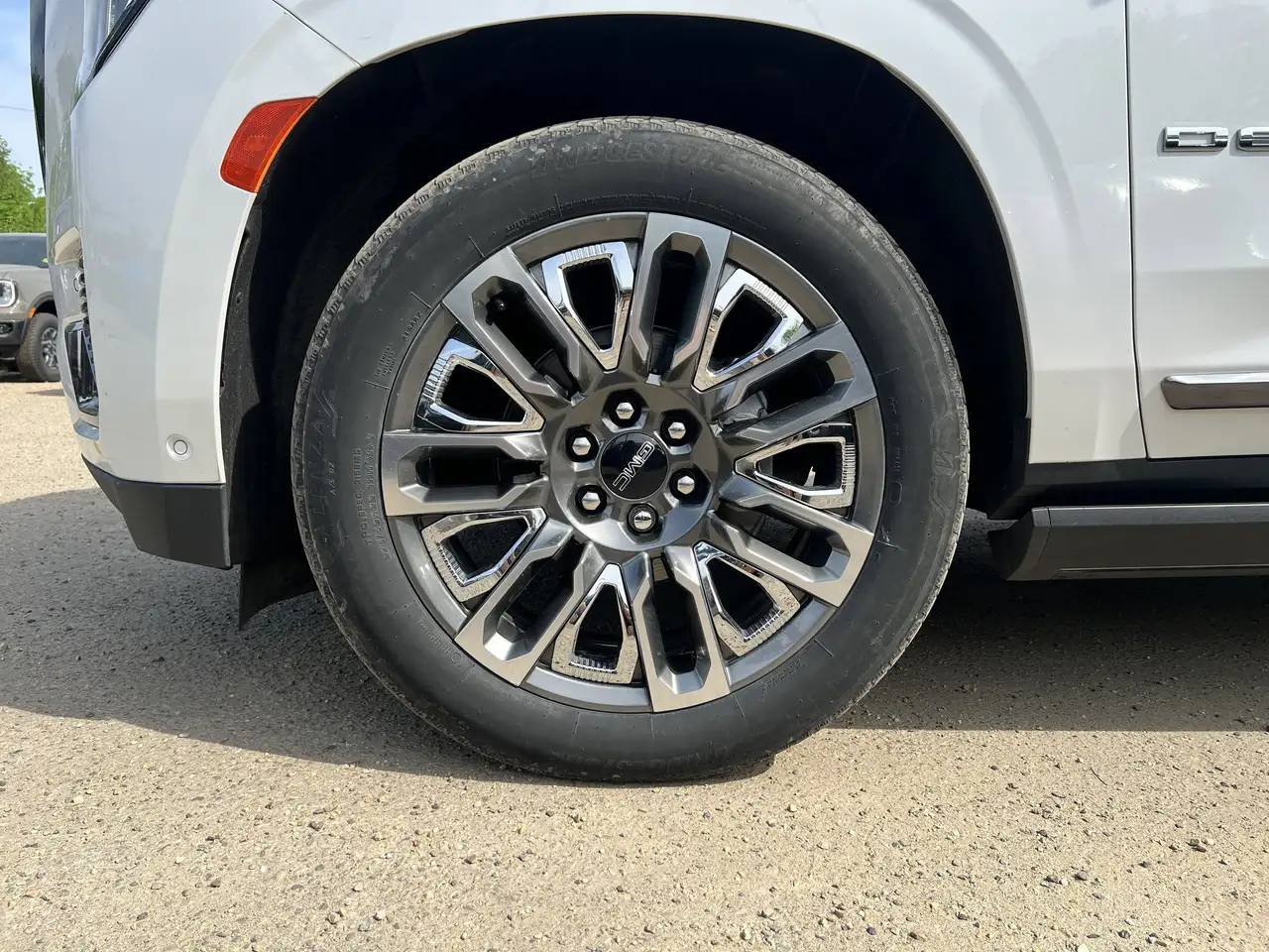 GMC Yukon снимка GMC Yukon