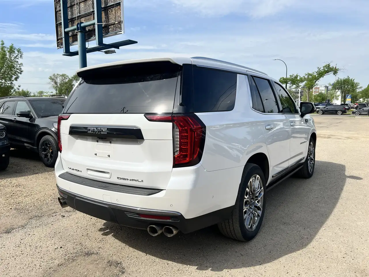 GMC Yukon снимка GMC Yukon