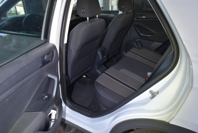 Volkswagen T-Roc 1.5 TSI DSG Style AHK LED NAVI ACT.INFO ACC — photo 5